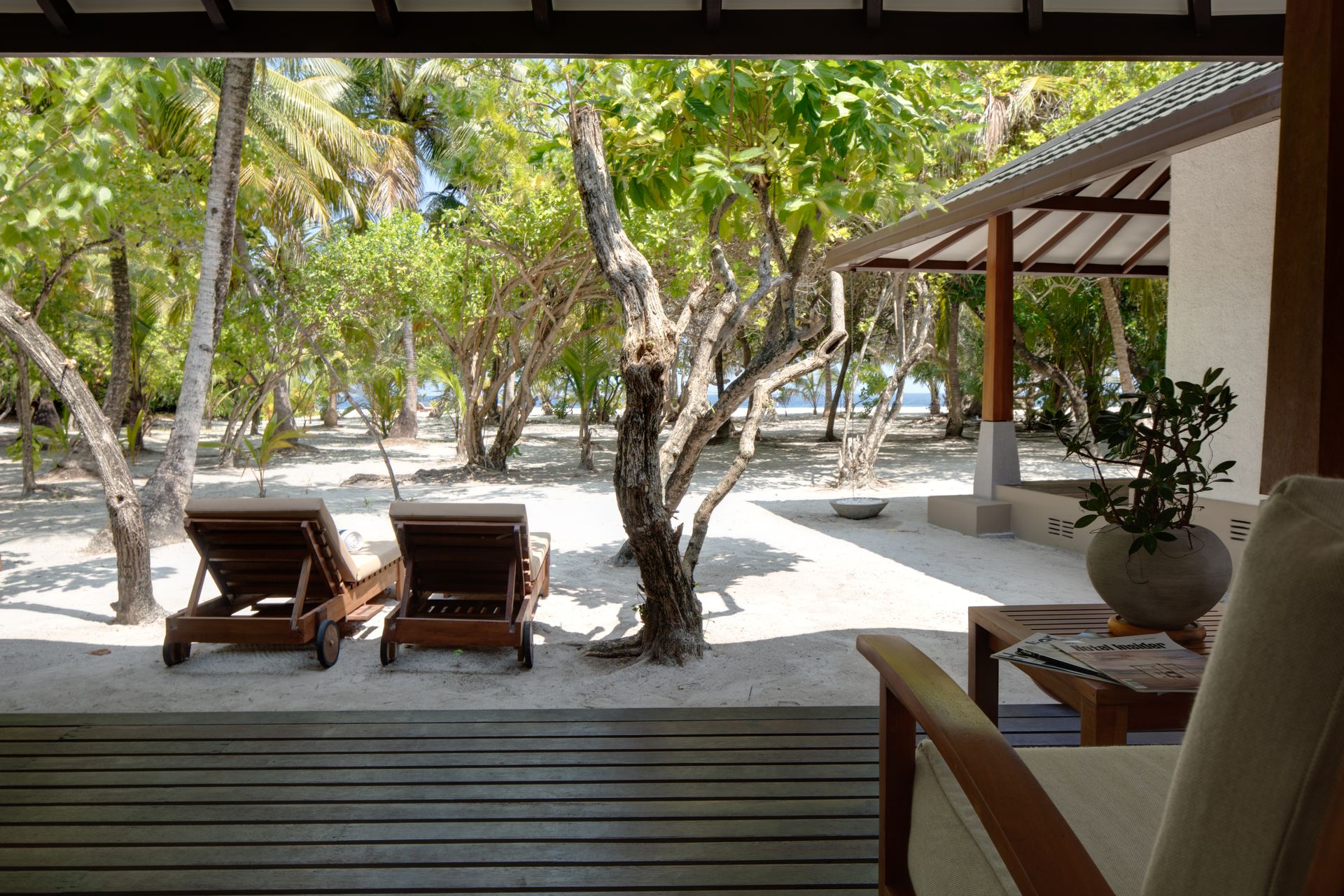 Adaaran Select Meedhupparu Jacuzzi Beach Villas