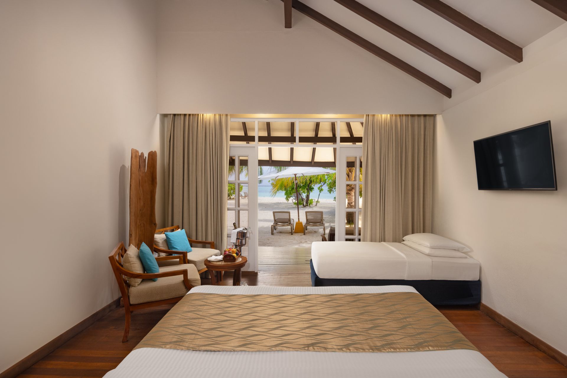 Adaaran Select Meedhupparu Sunset Deluxe Beach Villas